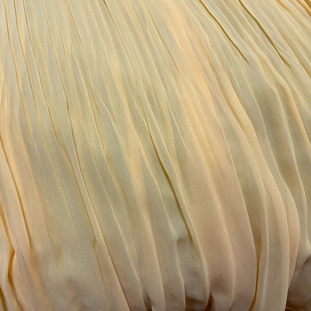 Plus size Stunning yellow Torrid’s size 2 maxi dress - Picture 4 of 5